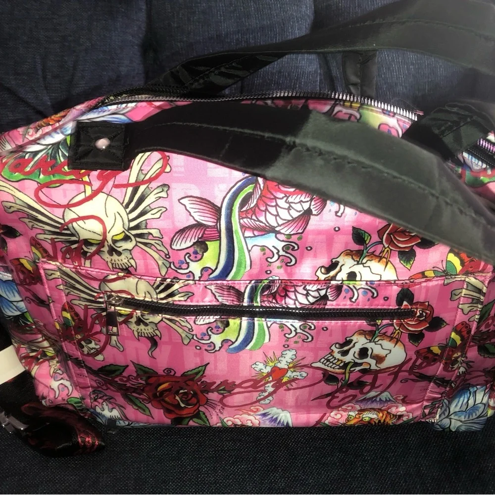 ‼️ ED HARDY  Pink Tattoo-Print Duffle Bag with Heart & Skull Patch - Picture 7 of 9